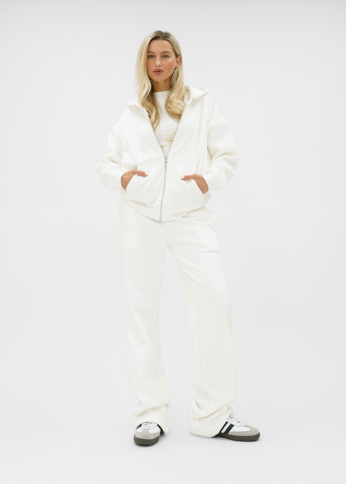 Low/mid waist jogger pants white (tall)